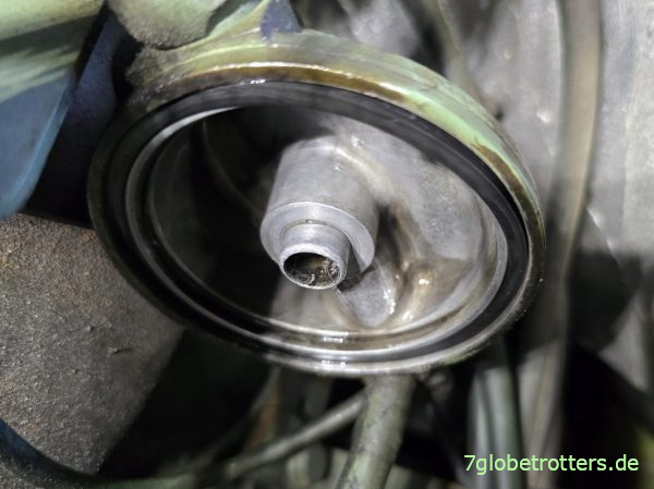 Dieselmotor OM 364A springt schlecht an wegen Luft im Dieselfilter Dieselmotor OM 364A springt schlecht an wegen Luft im Dieselfilter