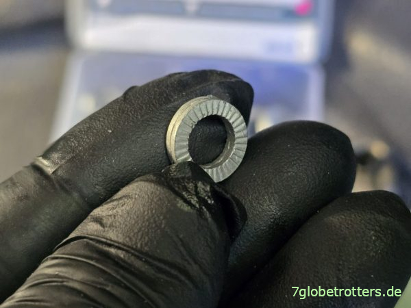 Heico-Lock Keilsicherungsscheibe am Dieselfilter Heico-Lock Keilsicherungsscheibe am Dieselfilter