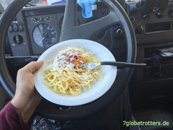 Son's Spaghetti in Genua's Spaghetti mit Brätelketchup in Genua Son's Spaghetti mit Brätelketchup in Genua
