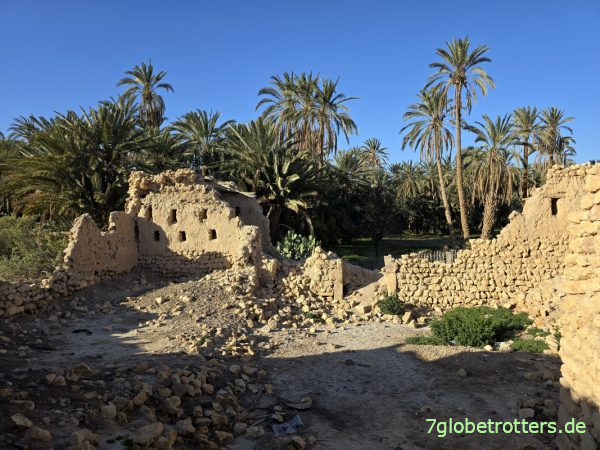 Verlassene Häuser in der Bergoase von Mides