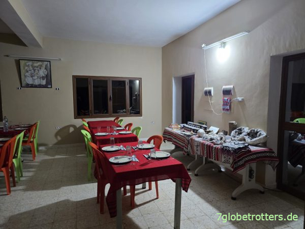 Restaurant und Mineralienausstellung im Mides Family Resto