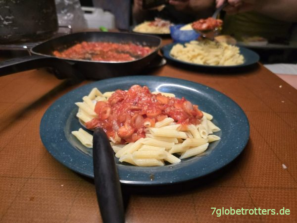 Endlich wieder Nudeln mit Tomatensoße Endlich wieder Nudeln mit Tomatensoße