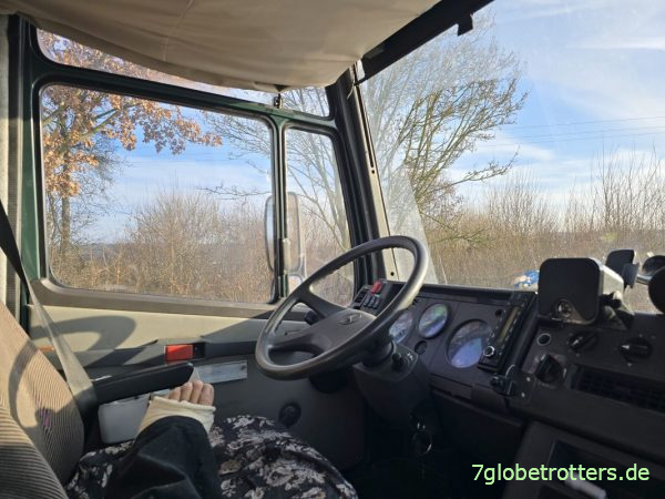 Verwaister Fahrersitz Mercedes 711D Verwaister Fahrersitz Mercedes 711D