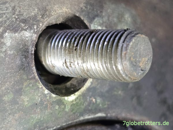 18 mm Durchgangsloch und Radbolzen M14 18 mm Durchgangsloch und Radbolzen M14