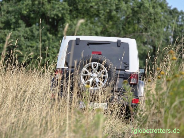 Batteriewechsel am Jeep Wrangler JK 3.6 V6 selber machen Batteriewechsel am Jeep Wrangler JK 3.6 V6 selber machen