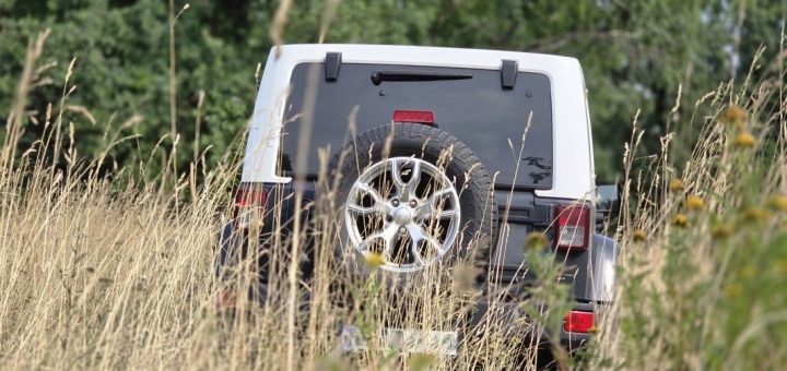 Batteriewechsel am Jeep Wrangler JK 3.6 V6 selber machen