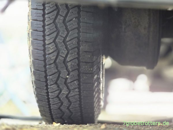 Einzelbereifung ohne inneren Zwilling am Mercedes 711D Einzelbereifung ohne inneren Zwilling am Mercedes 711D