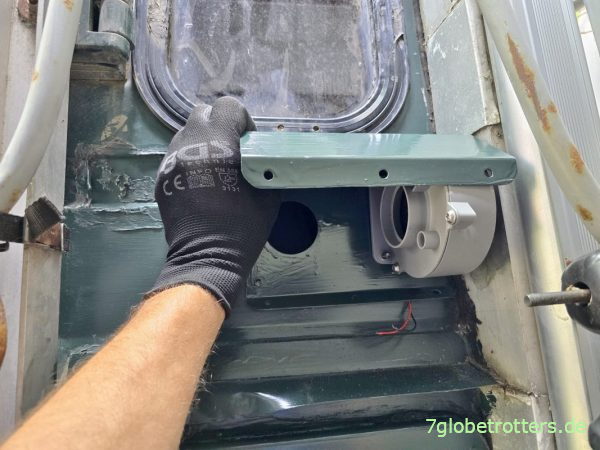 Test außenliegendes Lüftungsgehäuse Trockentrenntoilette Test außenliegendes Lüftungsgehäuse Trockentrenntoilette