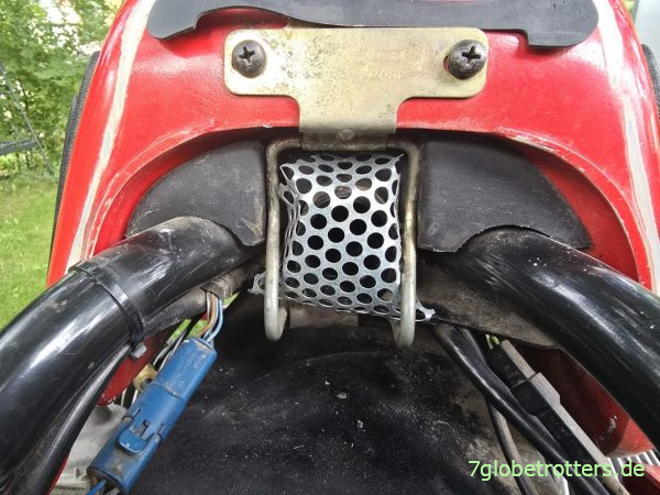 Gitter vor der Ansaugöffnung Luftfilter BMW R100GS