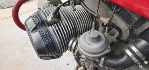 Sandstrahlen der Kühlrippen am Boxer BMW R100 GS