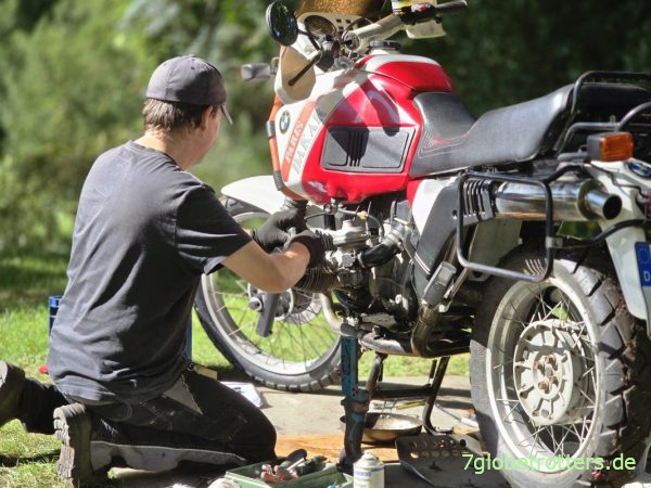 Ventile einstellen an der letzten BMW R100GS Paris Dakar Baureihe 247E88 aus 1990 Ventile einstellen an der letzten BMW R100GS Paris Dakar Baureihe 247E88 aus 1990