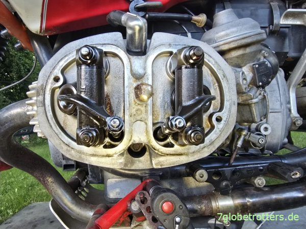 Boxermotor der BMW R100GS mit abgenommener Zylinderkopfhaube Boxermotor der BMW R100GS mit abgenommener Zylinderkopfhaube