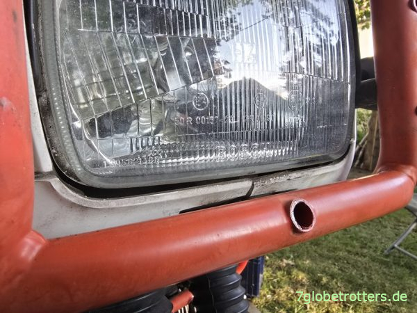 Demontage Zentralschraube Frontschutzbügel BMW R100GS Demontage Zentralschraube Frontschutzbügel BMW R100GS