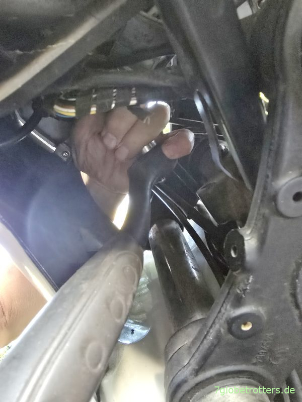 Fummlige Demontage Frontschutzbügel BMW R100GS Fummlige Demontage Frontschutzbügel BMW R100GS