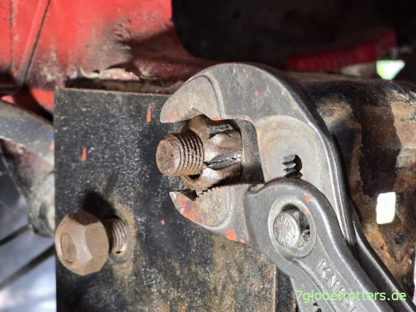 Gesprengte Mutter mit der Cobra abdrehen Gesprengte Mutter mit der Cobra abdrehen