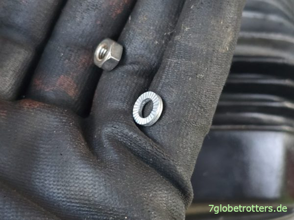 Keilsicherungsscheiben für die Zylinderkopfhaube Keilsicherungsscheiben für die Zylinderkopfhaube