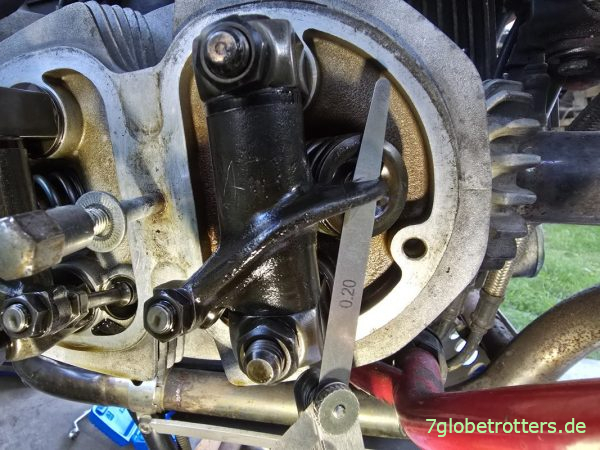 Ventilspiel Auslassventil prüfen (0,20 mm) Ventilspiel Auslassventil prüfen (0,20 mm)