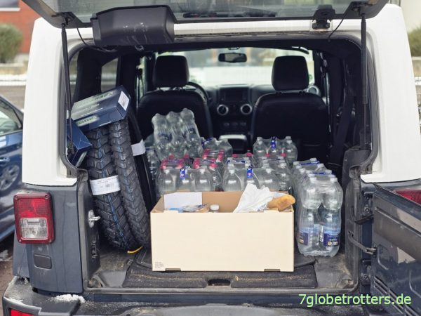 Kleiner Einkauf mit dem Jeep Kleiner Einkauf mit dem Jeep