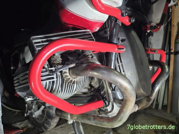 Rechter Sturzbügel der BMW R100GS mit Ölkühler