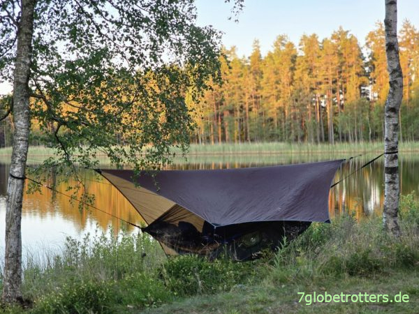 04-32 Uhr Ultraleichte Hängematte in der schwedischen Morgensonne 04-32 Uhr Ultraleichte Hängematte in der schwedischen Morgensonne