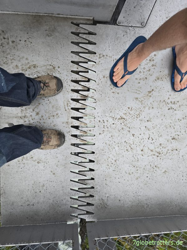 Brückenkonstruktion mit Dehnfuge am Vøringsfossen Brückenkonstruktion mit Dehnfuge am Vøringsfossen