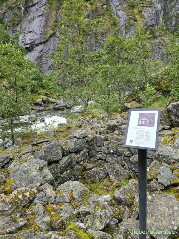 Hüttenreste am Vøringsfossen Hüttenreste am Vøringsfossen