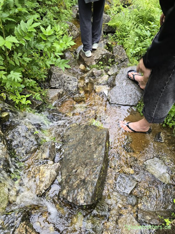 Ideale Wanderausrüstung am Vøringsfossen Ideale Wanderausrüstung am Vøringsfossen