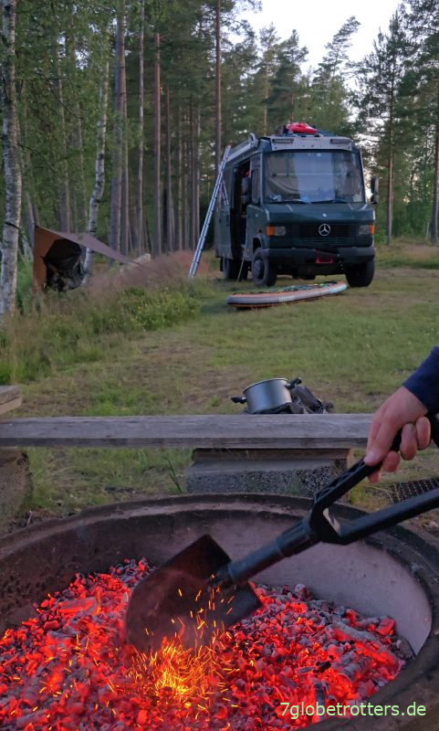 Lagerfeuer am Sisjöns Grillplats Lagerfeuer am Sisjöns Grillplats