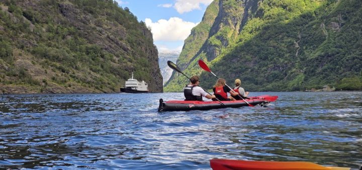 Paddeln im Nærøyfjord