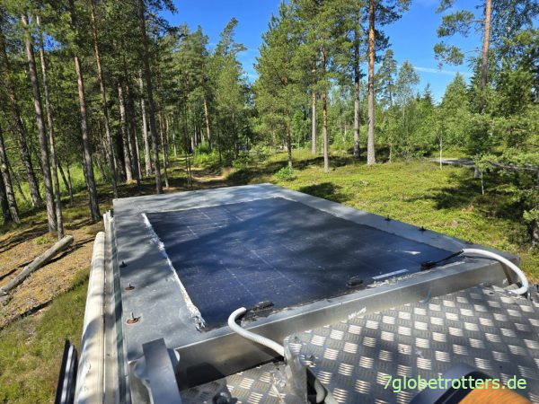 Solarpanel im Halbschatten Solarpanel im Halbschatten