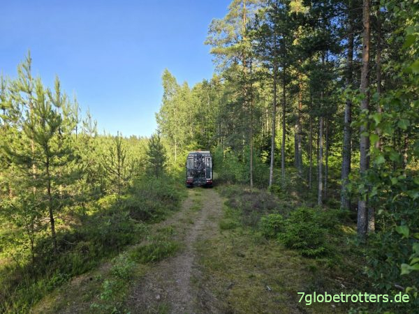 Stellplatzsuche mit dem Merceddes 711D in Töreboda Stellplatzsuche mit dem Merceddes 711D in Töreboda