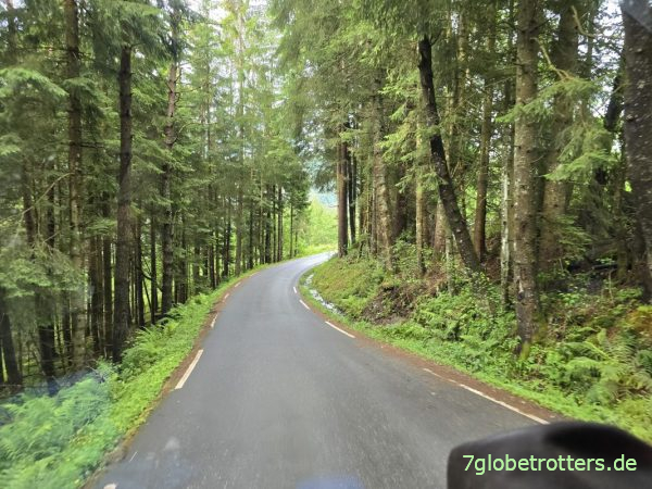 Straße am Lønavatnet Straße am Lønavatnet