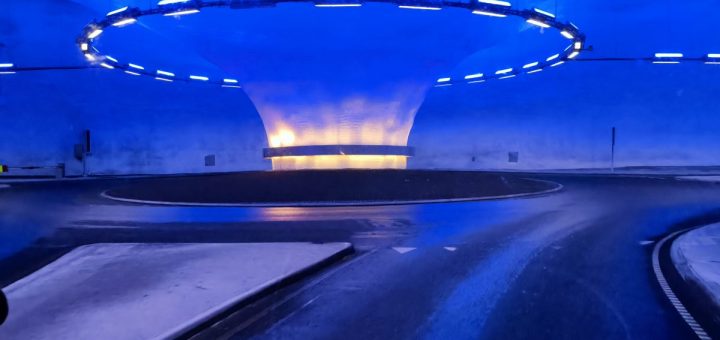 UNterirdischer Kreisverkehr an der Hardangerbrua