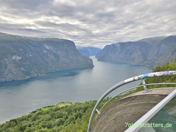 Aussicht vom Stegastein auf den Aurlandsfjord Aussicht vom Stegastein auf den Aurlandsfjord