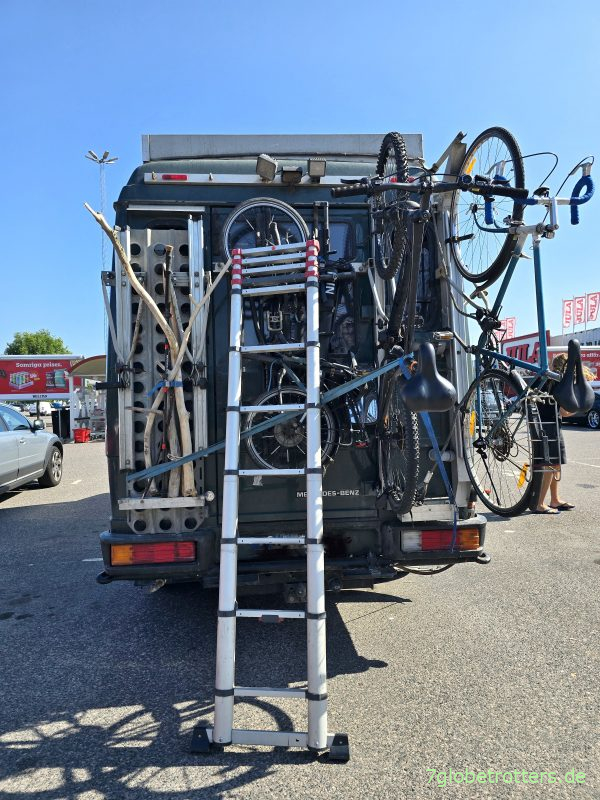 Beladung des Fahrradträgers am Heck Beladung des Fahrradträgers am Heck
