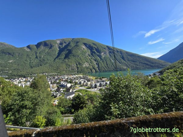 Blick vom Tindevegen auf &Oslash;vre &Aring;rdal