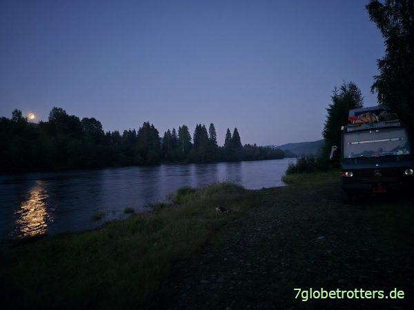 Mondaufgang &uuml;ber dem Klar&auml;lven um 00.39 Uhr