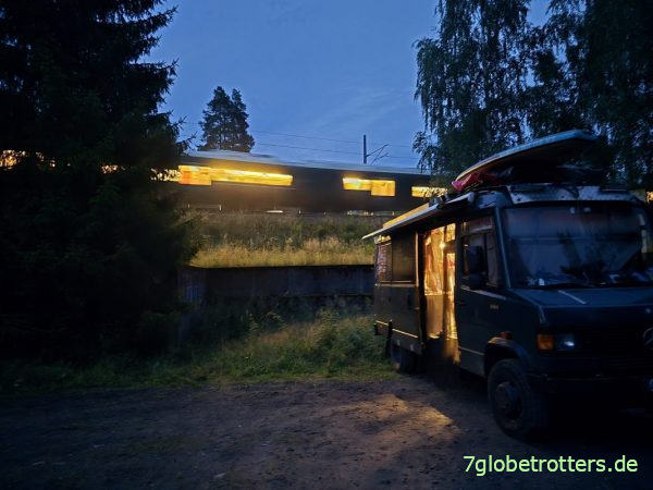 Verkehrsg&uuml;nstiger Wohnmobilstellplatz am Mj&oslash;sa-See