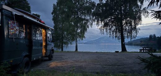 Wohnmobilstellplatz am Mjøsa-See bei Lillehammar