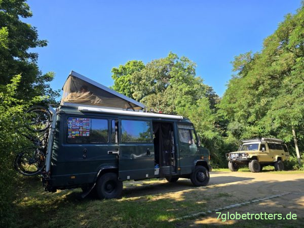 Aufstelldach am Mercedes 711 vs. Dachzelt am Toyota Land Cruiser