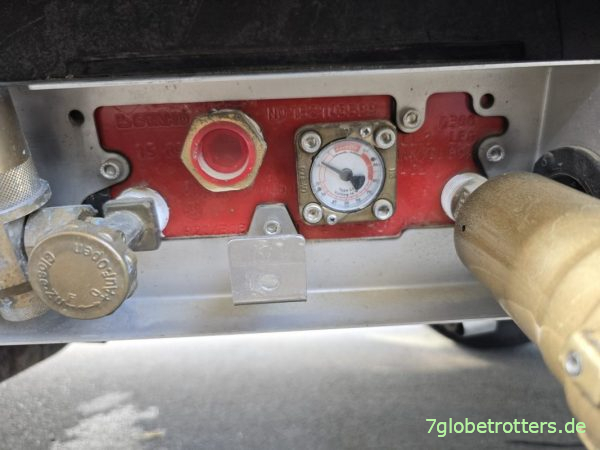F&uuml;llstand des Wynen Gastanks am Wohnmobil