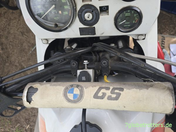 Originale Verschraubung des Lenkers der BMW R100GS Originale Verschraubung des Lenkers der BMW R100GS