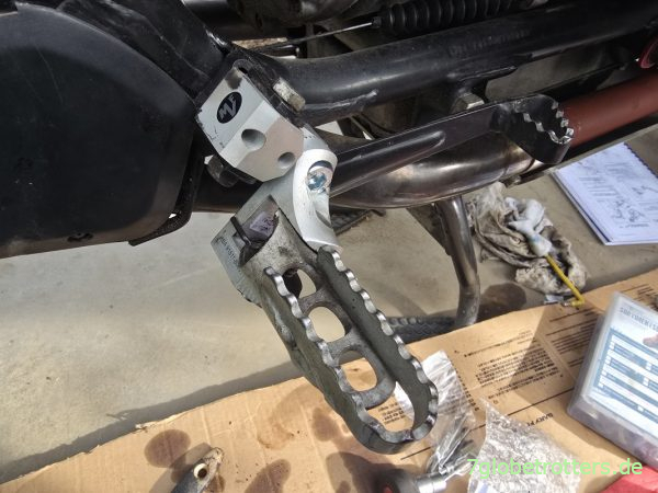 Tieferlegungsset mit originalen Fußrasten BMW R100GS Tieferlegungsset mit originalen Fußrasten BMW R100GS